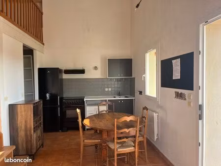 a louer appartement dans mas rénové à la campagne
