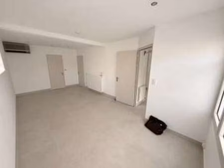 location bureaux et commerces à pont-saint-martin (44860) : à louer / pont-saint-martin