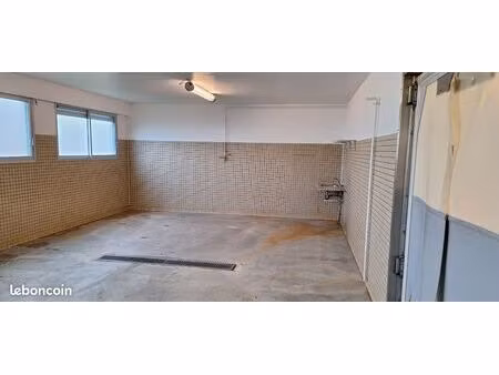 box de stockage 42m2