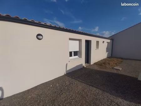location meublée à l'année de 75m² sans gararge