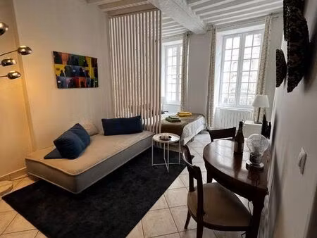 studio 1 pièce 28 m²