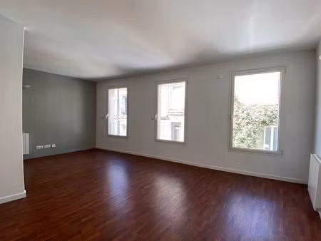 location appartement 1 pièce 38 m² à bordeaux (33000)  810 €