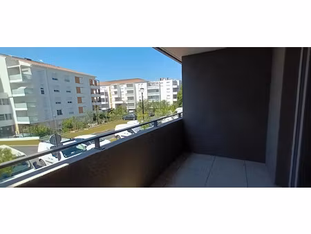location appartement 3 pièces 62 m² à draguignan (83300)  812 €
