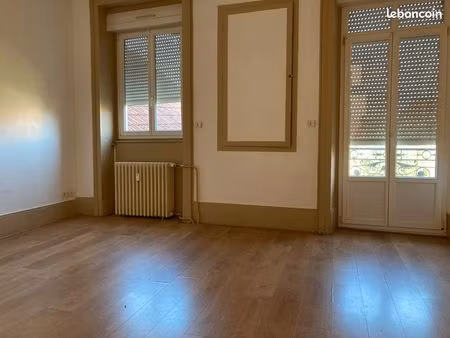 grand appartement de 79m2 sur gray - 2 chambres