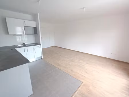 location appartement 2 pièces 44 m² à senlis (60300)  812 €