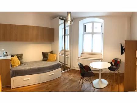 location meublée appartement 1 pièce 20 m² à strasbourg (67000)  815 €