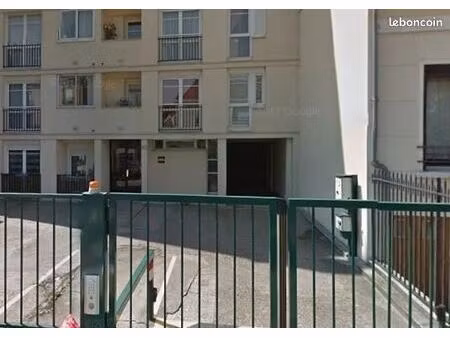 parking/box 10 m² fontenay sous bois