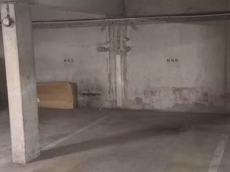 location place de parking
