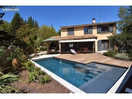 villa 6 pièces 147 m²