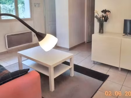 location meublée appartement 2 pièces 35 m² à maisons-laffitte (78600)  860 €
