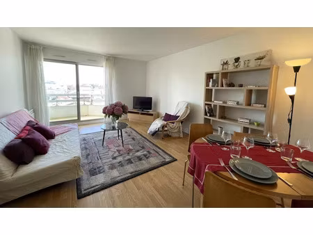 location meublée appartement 2 pièces 52 m² à bordeaux (33000)  1 134 €