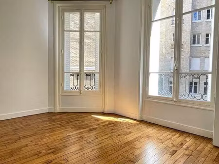 location appartement 2 pièces 36 m² à paris 12ème (75012)  1 088 €