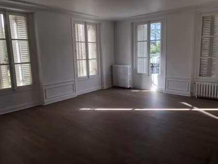 location appartement 3 pièces 108 m² à bois-le-roi (77590)  1 650 €
