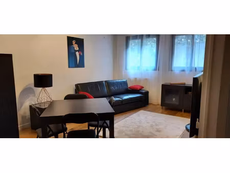 location meublée appartement 2 pièces 50 m² à paris 11ème (75011)  1 900 €