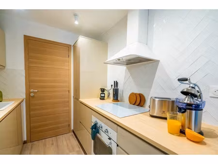 location appartement 3 pièces 76 m² à marseille 6ème (13006)  2 500 €