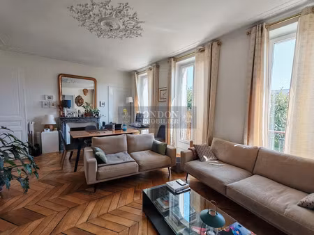 location appartement 4 pièces 95 m² à versailles (78000)  2 550 €