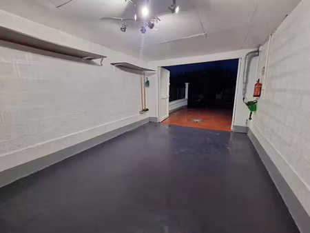 location parking 23 m² à mantes-la-jolie (78200)  135 €