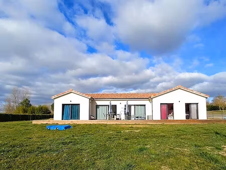 location maison 6 pièces 146.95 m² à caussade (82300)  1 210 €