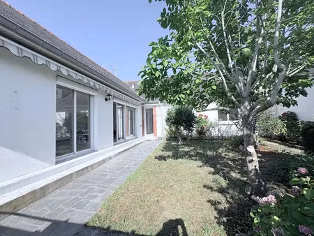 location maison 5 pièces 97.5 m² à saint-malo (35400)  1 300 €