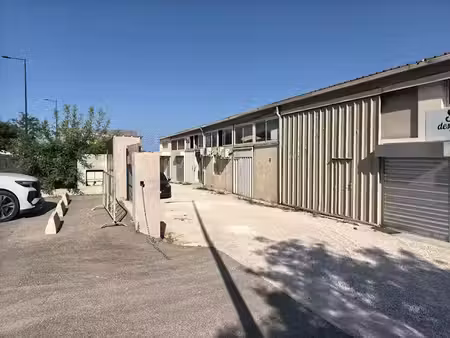 location locaux professionnels 0 pièces 110 m² à le pradet (83220)  685 €