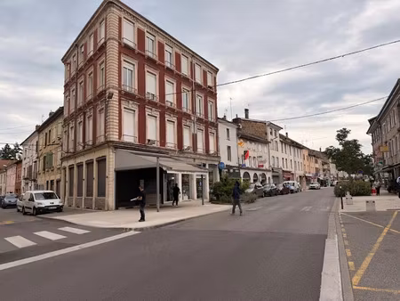 location locaux professionnels 4 pièces 57 m² à bourgoin-jallieu (38300)  1 450 €