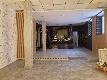 location locaux professionnels 4 pièces 181 m² à beziers (34500)  1 500 €