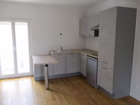 location appartement 1 pièce 25 m² à albi (81000)  427 €