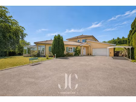 maison de luxe à vendre à saint-cyr-sur-le-rhône