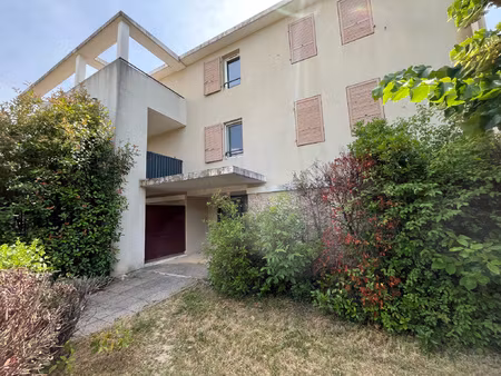 t2 lumineux avec grande terrasse et garage à manosque