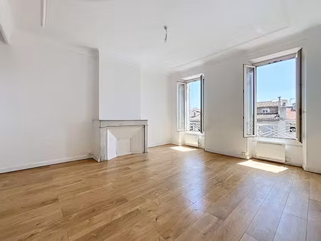 appartement 2 pièce(s) 50 m2 lumineux proche longchamp