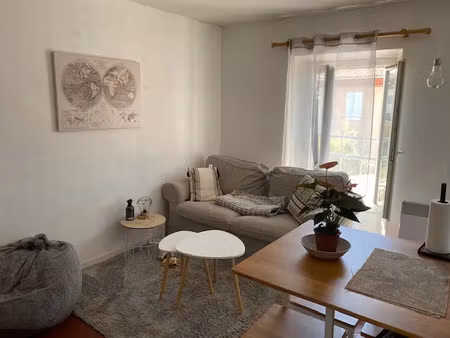 location appartement 2 pièces 46 m² à peyrolles-en-provence (13860)