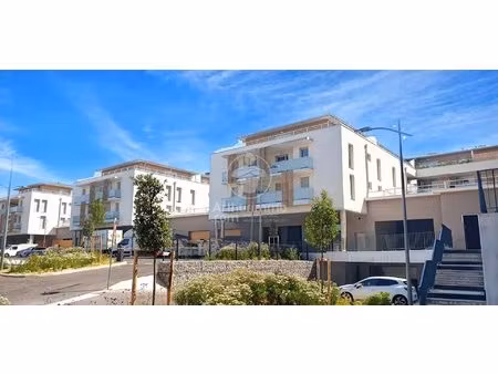 local commercial spacieux à déville-lès-rouen  90 m²