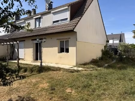 presles-en-brie – maison familiale d'environ 130 m² – lumineuse  au calme et proche des co