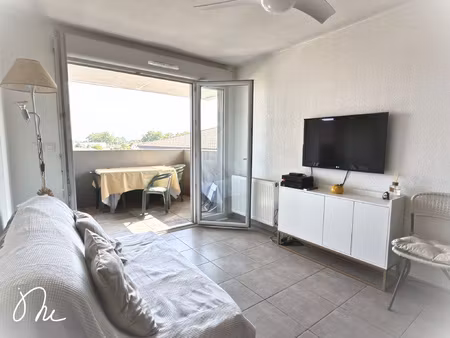 appartement t2 dans résidence récente avec terrasse et parki