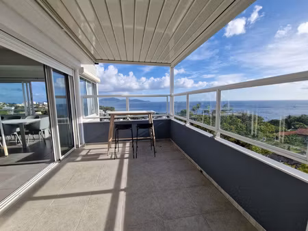schoelcher : exclusivité pour ce penthouse de 200m2 avec vue