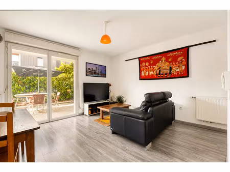 en exclusivité ! appartement t2 de 38 m2 en rez-de-jardin 
