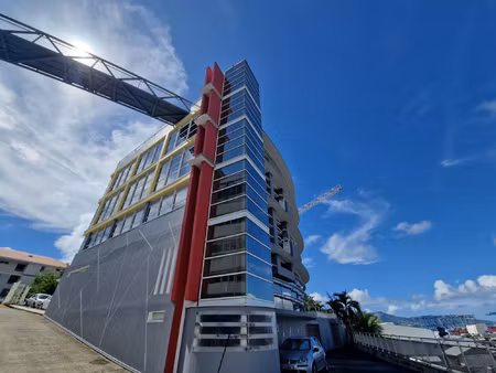 fort de france : exclusivité à etang zabricot : bureaux de 2
