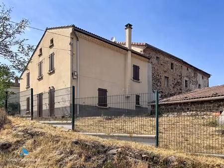 maison de caractère avec dépendances et fort potentiel
