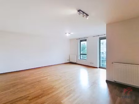 appartement à louer à avenue des grands prix 176 woluwe-saint-pierre (vbe49343)