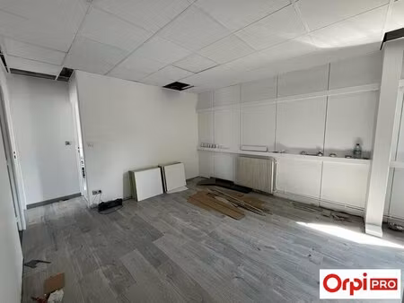 location bureaux 70 m²
