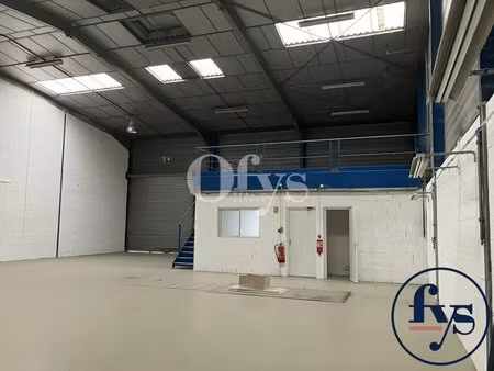 location local d’activités chassieu 69680 299m²
