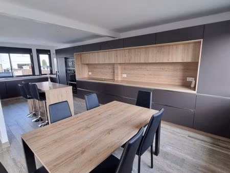 à louer - maison 6 pièces avec jardins  terrasse et pompe