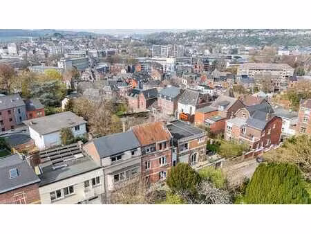 superbe maison de ville 3 ch avec bureau et jardin !