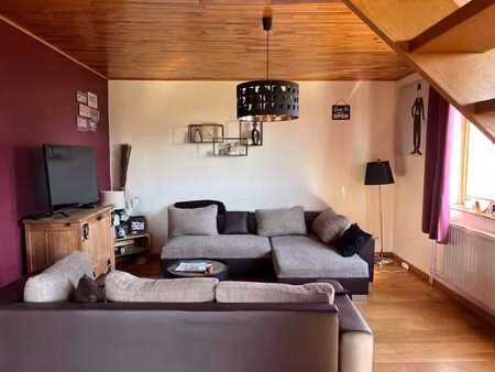 très bel appartement avec 2 chambres situé à luzery