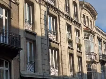 entre flagey et av. louise - grand appartement 1 chambre