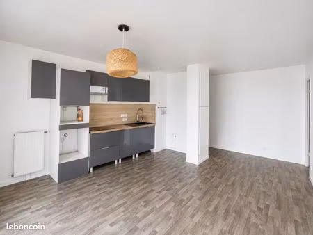 t3 lumineux de 57 m² avec balcon et parking – sartrouville
