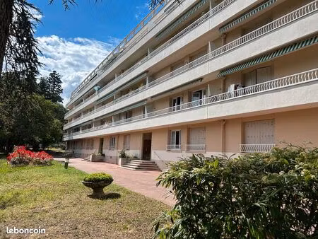 t4 lumineux de 89 m2 champagne au mont d'or