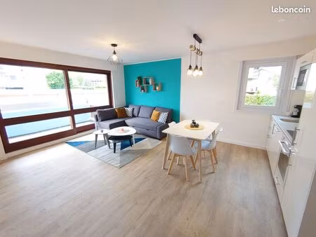 location cluses t2 43m2 rénové et meublé avec balcon
