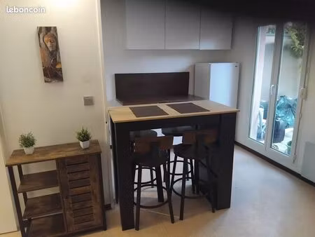 studio plus coin chambre très belle terrasse