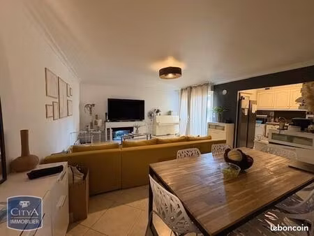 appartement 3 pièces 77 m²